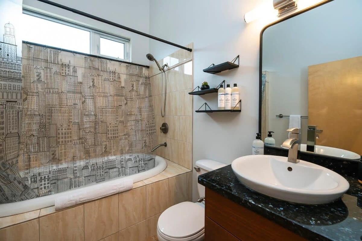 Nn - The Flame - Downtown 1-Bed 2-Bath Villa Whitehorse Exterior photo